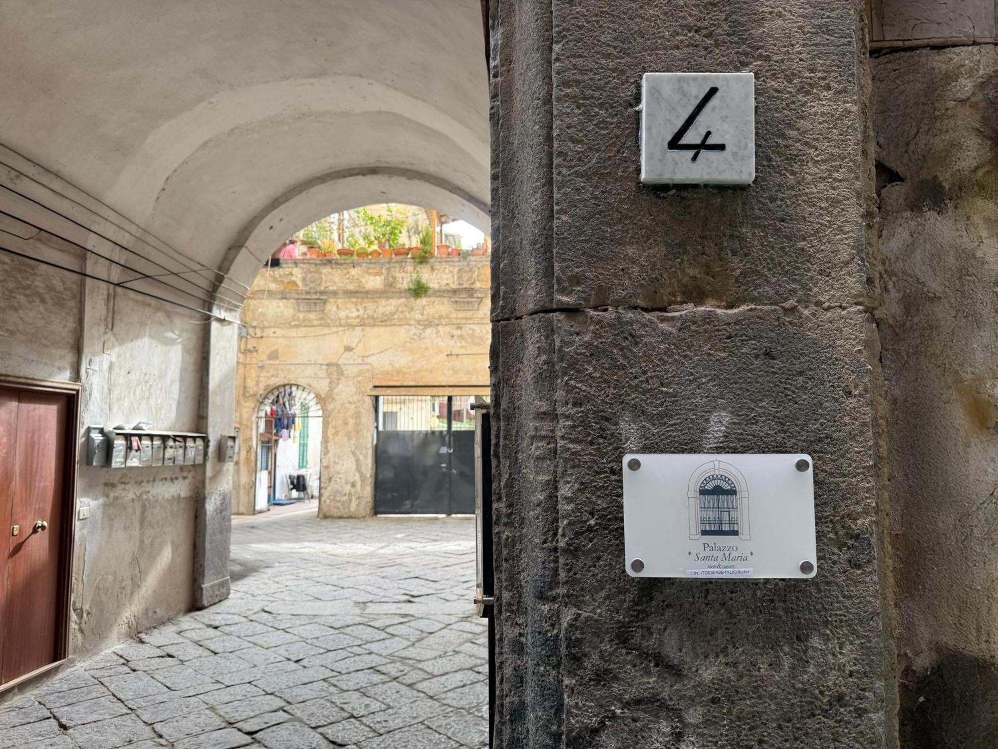ナポリ Palazzo Santa Maria Bed & Breakfast エクステリア 写真